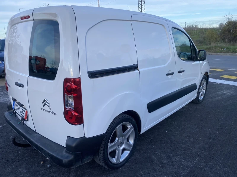 Citroen Berlingo 1.6 HDI/КЛИМА, снимка 4 - Автомобили и джипове - 51568000