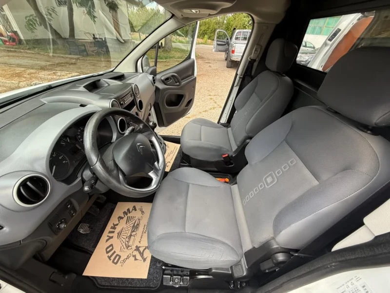 Citroen Berlingo 1.6 HDI/КЛИМА, снимка 10 - Автомобили и джипове - 51568000