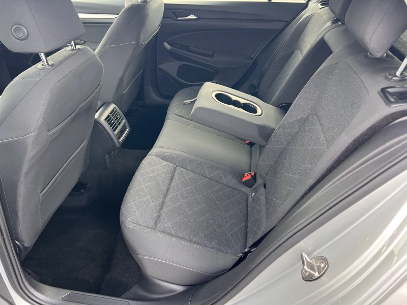 VW Golf Life/1.5eTSI/150k.c./7AT, снимка 10 - Автомобили и джипове - 52000770
