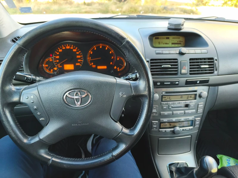 Toyota Avensis 1.8 VVT-i + LPG, снимка 12 - Автомобили и джипове - 52022949