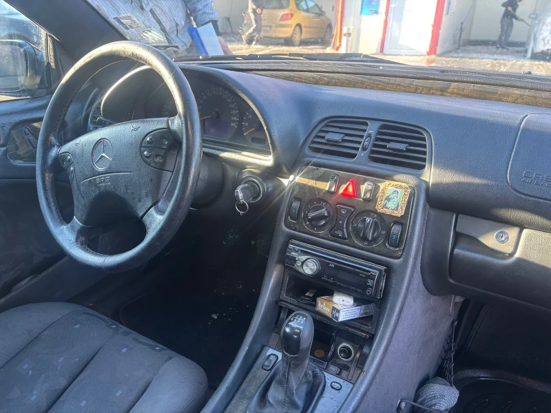 Mercedes-Benz CLK, снимка 8 - Автомобили и джипове - 53167124