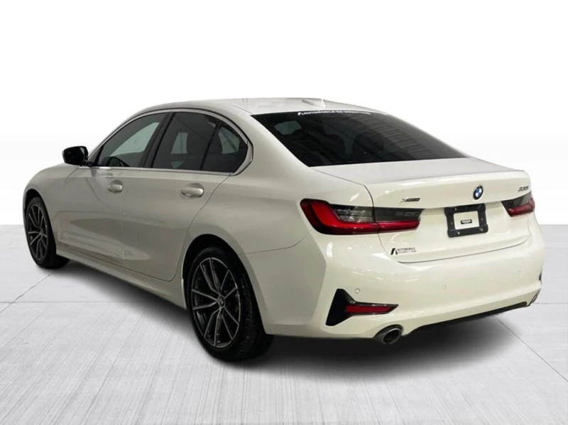 BMW 330 xDrive* АвтоКредит* (ЦЕНА ДО БГ), снимка 3 - Автомобили и джипове - 53264543