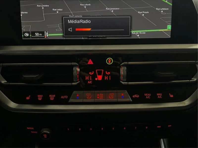 BMW 330 xDrive* АвтоКредит* (ЦЕНА ДО БГ), снимка 13 - Автомобили и джипове - 53264543