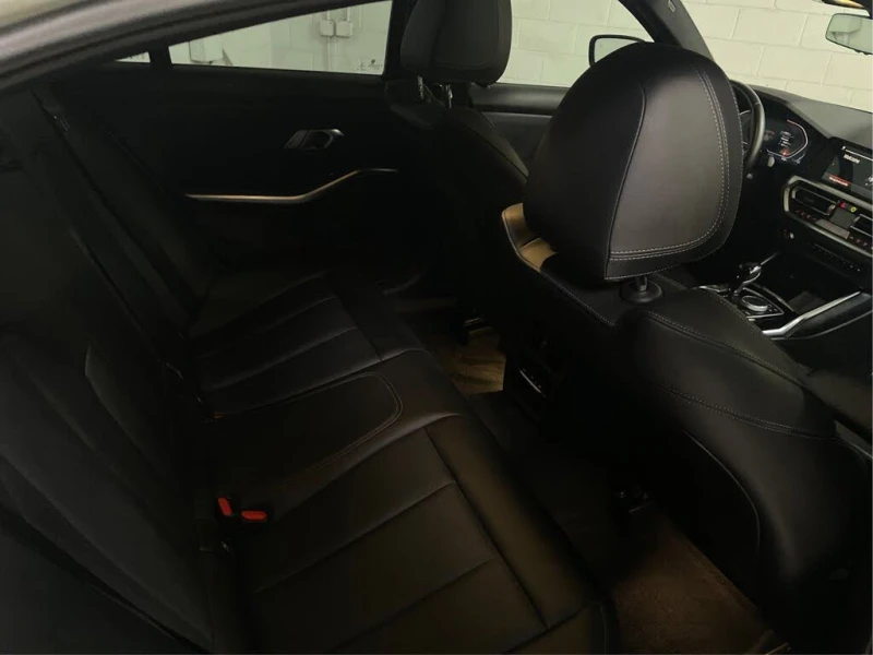 BMW 330 xDrive* АвтоКредит* (ЦЕНА ДО БГ), снимка 7 - Автомобили и джипове - 53264543