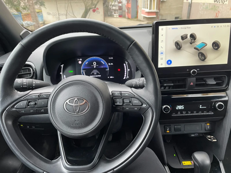 Toyota Yaris Cross, снимка 8 - Автомобили и джипове - 53328354