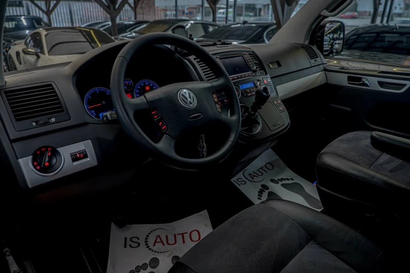VW Multivan 2.5TDI/4Motion/Highline/Ксенон/Навигация/Подгрев/А, снимка 7 - Автомобили и джипове - 53472287