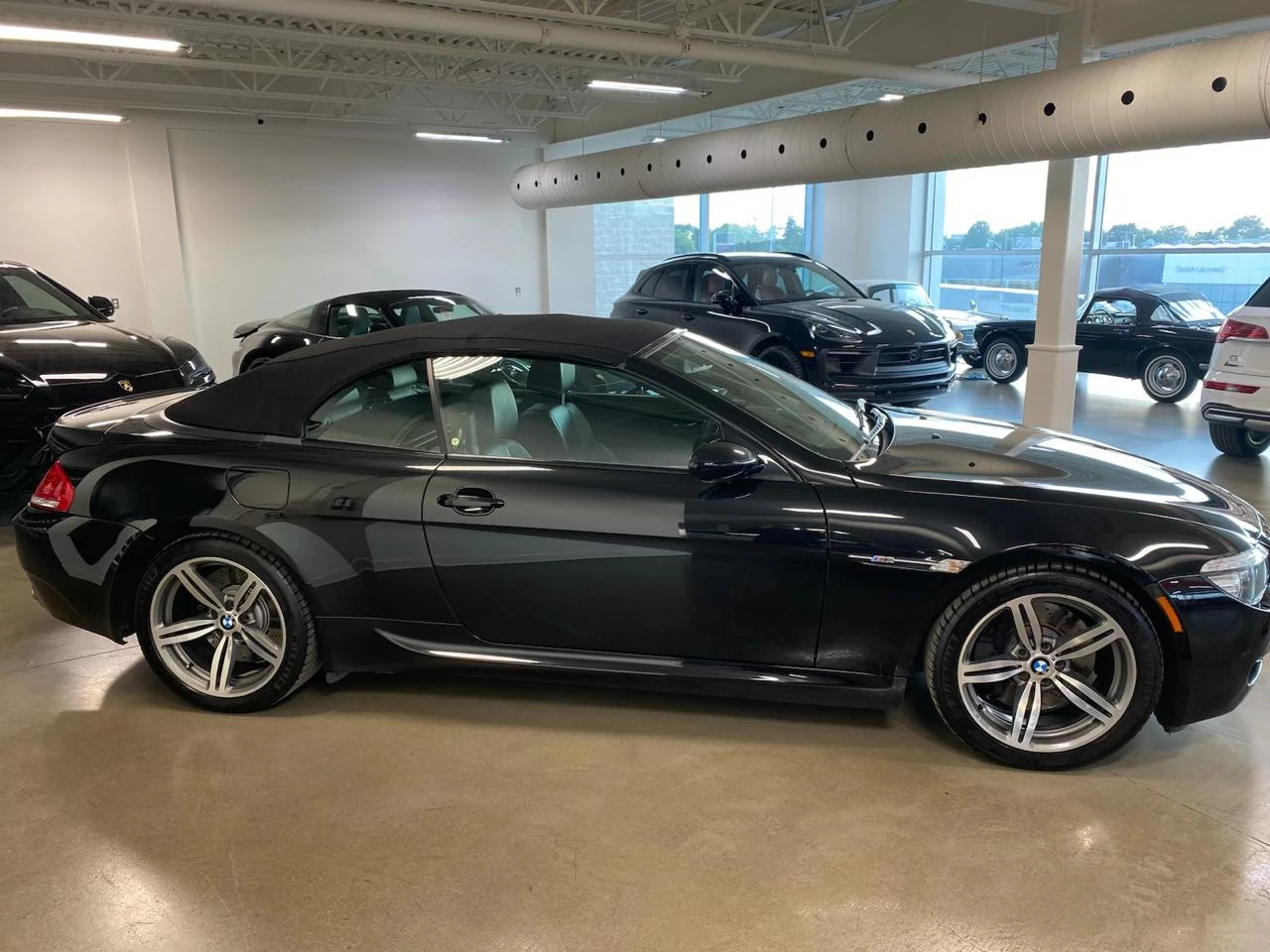 BMW M6 M6 5.0L v10* Авто финансиране* Карфакс - изображение 2