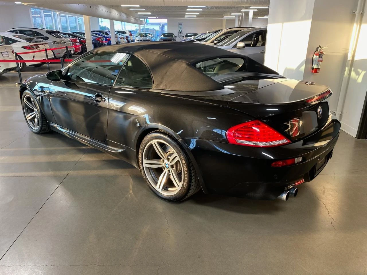 BMW M6 M6 5.0L v10* Авто финансиране* Карфакс - изображение 7