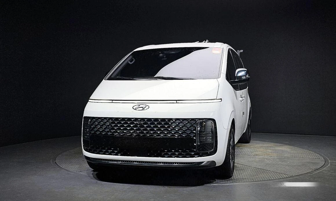 Hyundai Staria L3.5 Lounge 9-Seater Mobility - изображение 3