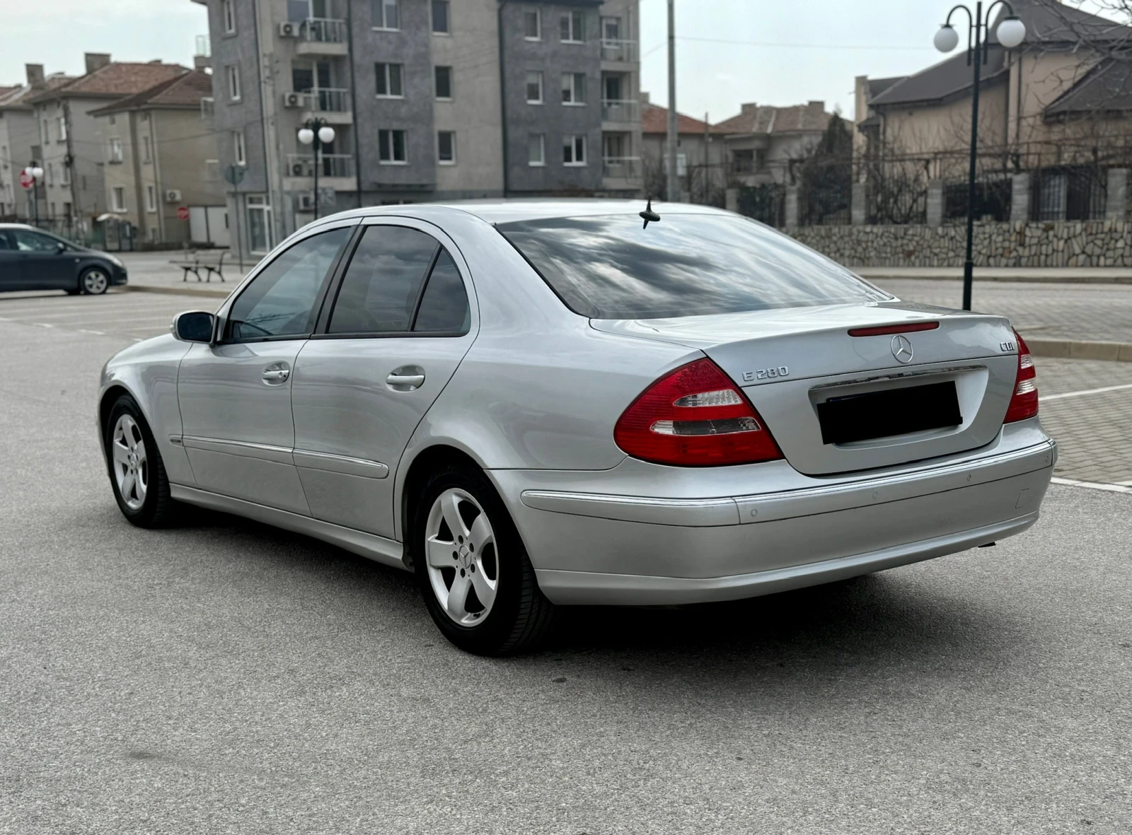 Mercedes-Benz E 280 Avantgarde РЕДОВИ МОТОР, снимка 6 - Автомобили и джипове - 53878396