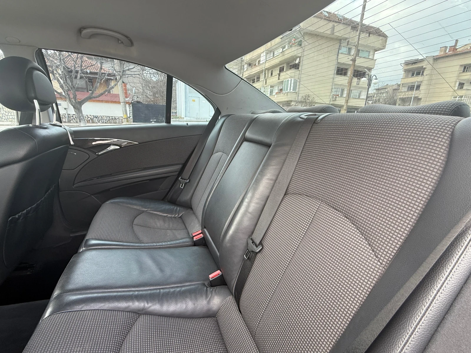 Mercedes-Benz E 280 Avantgarde РЕДОВИ МОТОР, снимка 15 - Автомобили и джипове - 53878396