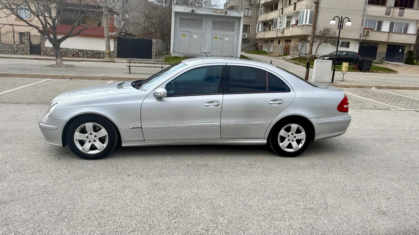 Mercedes-Benz E 280 Avantgarde РЕДОВИ МОТОР, снимка 5 - Автомобили и джипове - 53878396