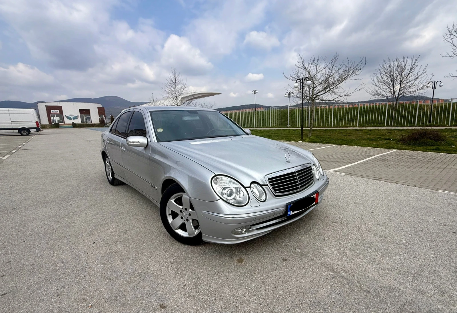 Mercedes-Benz E 280 Avantgarde РЕДОВИ МОТОР, снимка 2 - Автомобили и джипове - 53878396