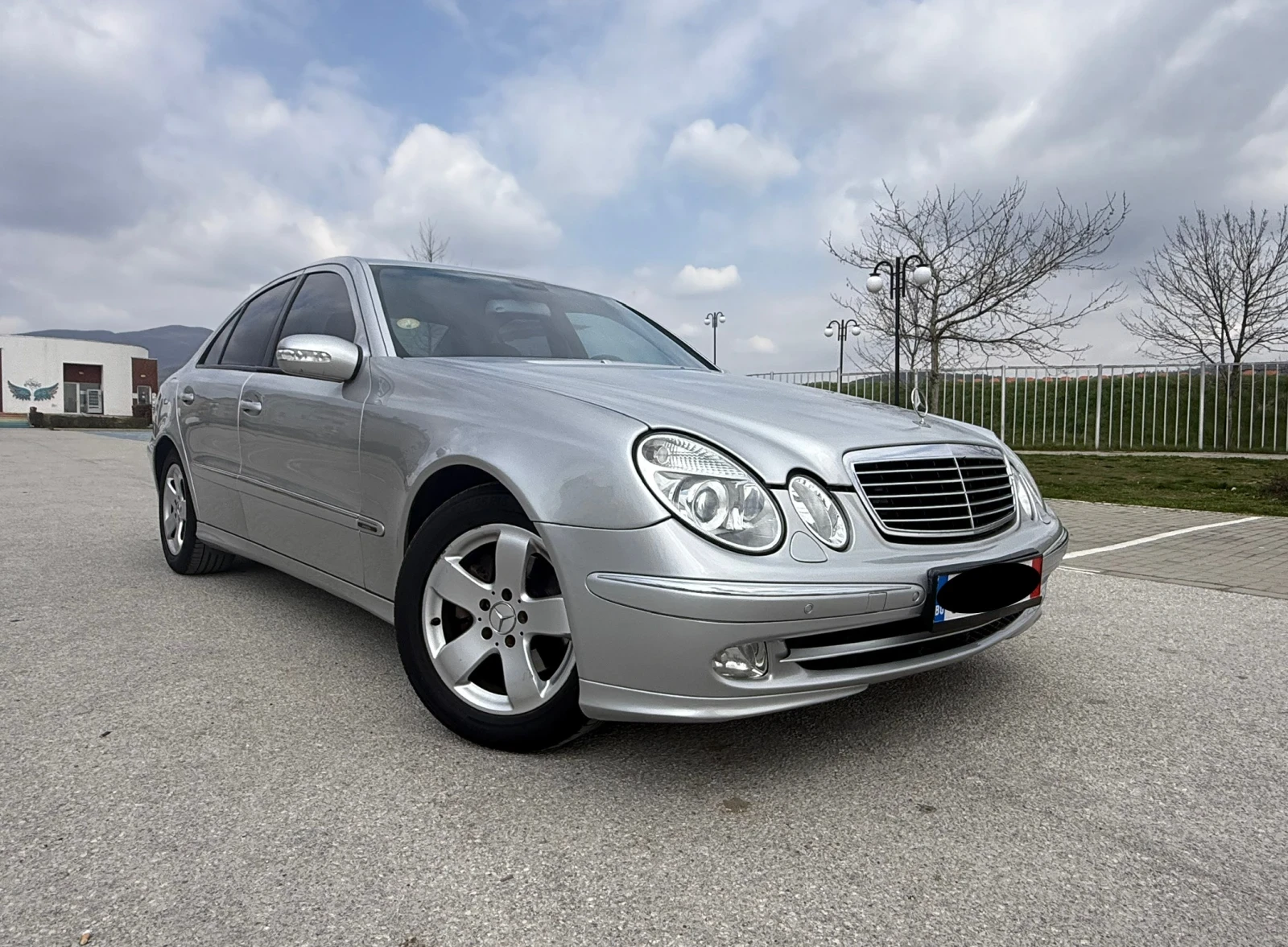 Mercedes-Benz E 280 Avantgarde РЕДОВИ МОТОР, снимка 9 - Автомобили и джипове - 53878396