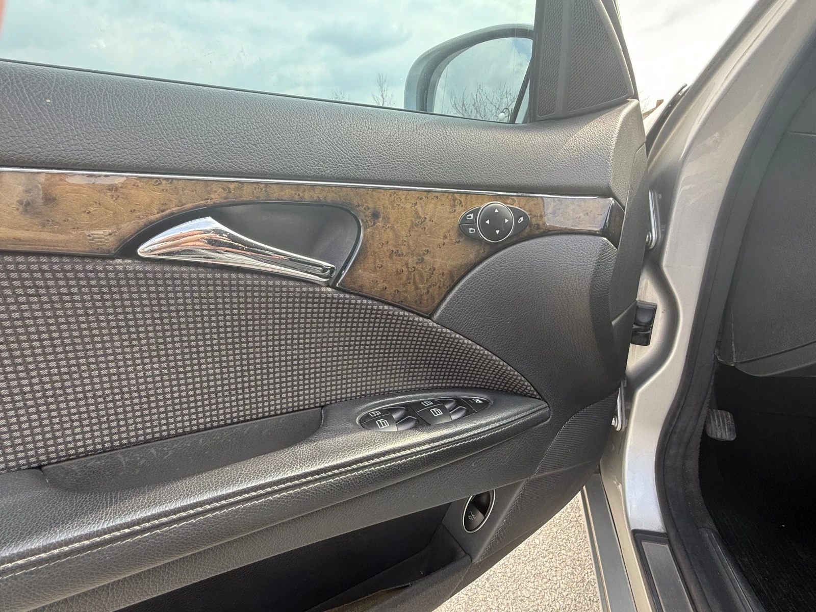 Mercedes-Benz E 280 Avantgarde РЕДОВИ МОТОР, снимка 17 - Автомобили и джипове - 53878396