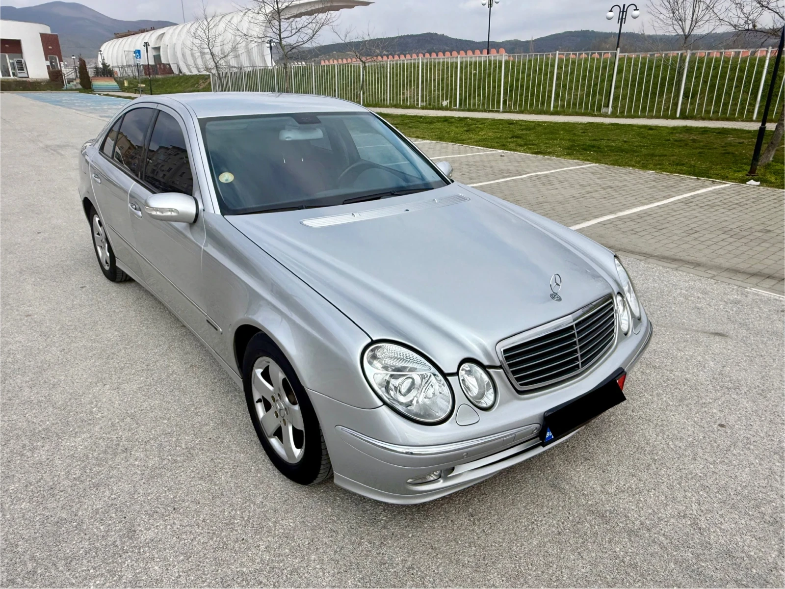 Mercedes-Benz E 280 Avantgarde РЕДОВИ МОТОР, снимка 4 - Автомобили и джипове - 53878396