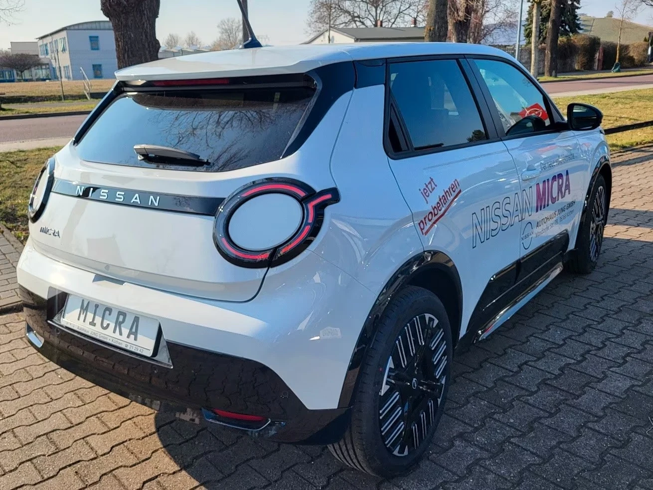 Nissan Micra Чисто Нов Keyless LED Heated Seats NAVI Термопомпа, снимка 4 - Автомобили и джипове - 54079159