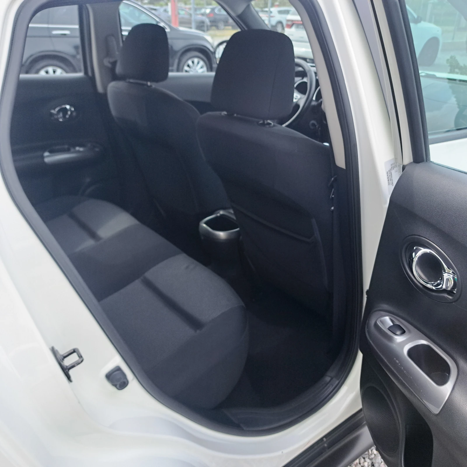 Nissan Juke 1.5dCI* АВТОПИЛОТ* ПАРКТРОНИК* ОТЛИЧЕН!, снимка 11 - Автомобили и джипове - 54484613
