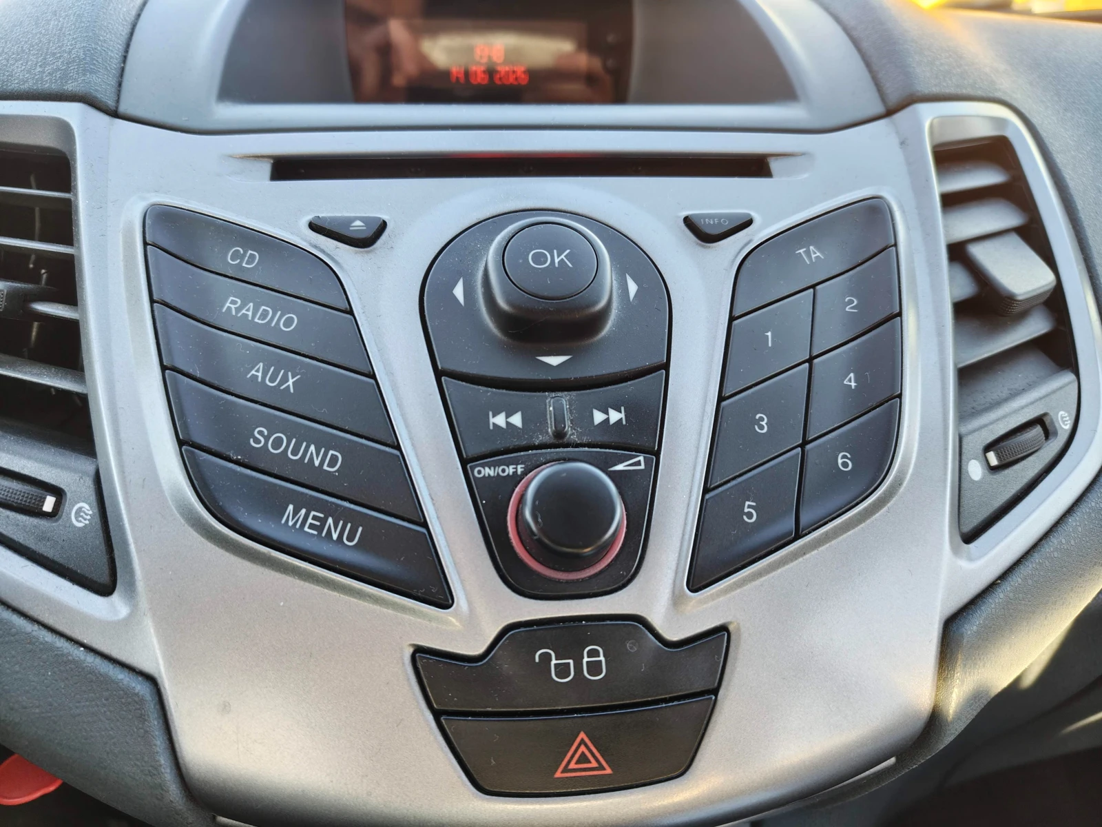 Ford Fiesta, снимка 7 - Автомобили и джипове - 54906215