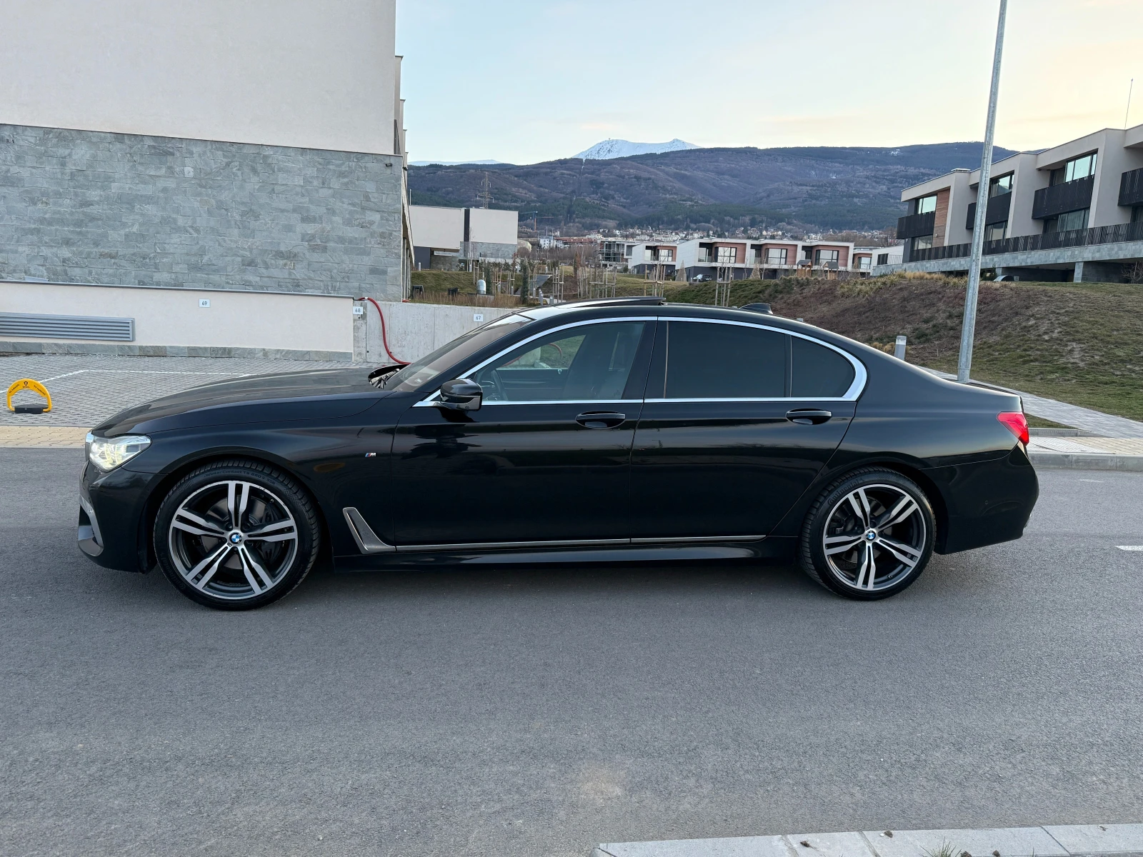 BMW 740 xDrive // СМЕНЕНИ ВЕРИГИ // LASER, снимка 8 - Автомобили и джипове - 54912205