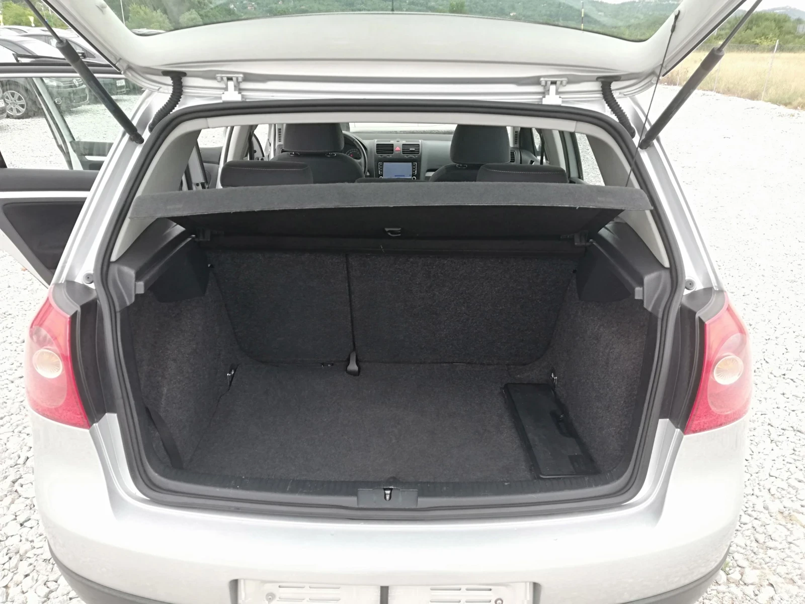 VW Golf 1.9TDI KLI 105 ITALI, снимка 11 - Автомобили и джипове - 55130187