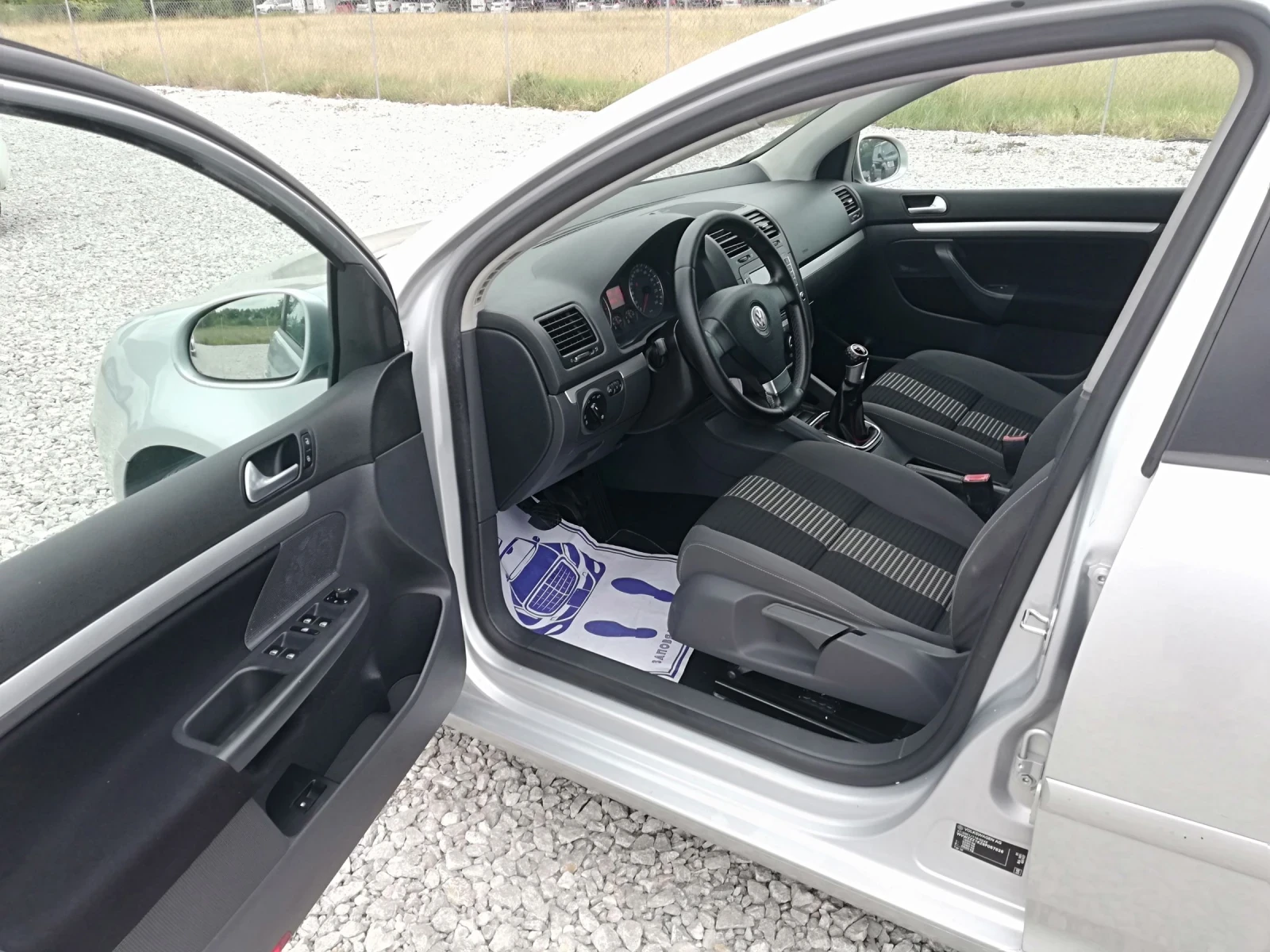 VW Golf 1.9TDI KLI 105 ITALI, снимка 9 - Автомобили и джипове - 55130187