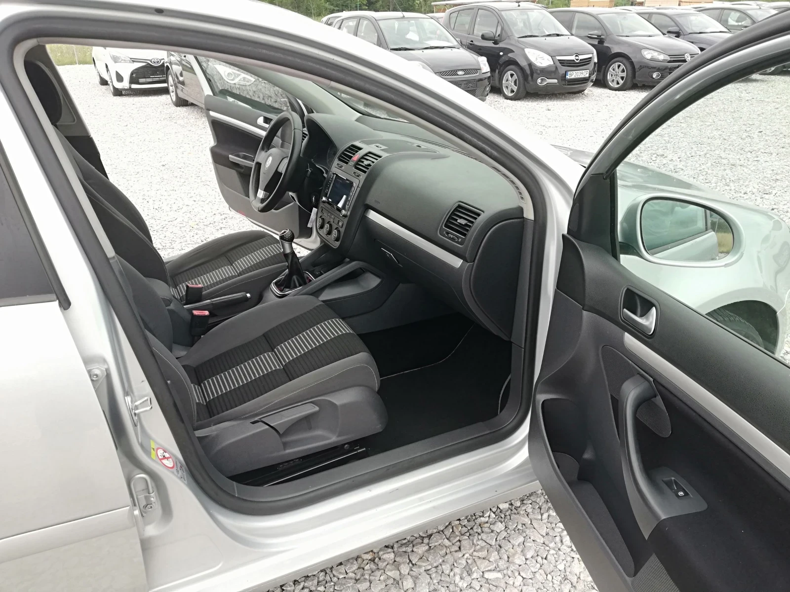 VW Golf 1.9TDI KLI 105 ITALI, снимка 13 - Автомобили и джипове - 55130187