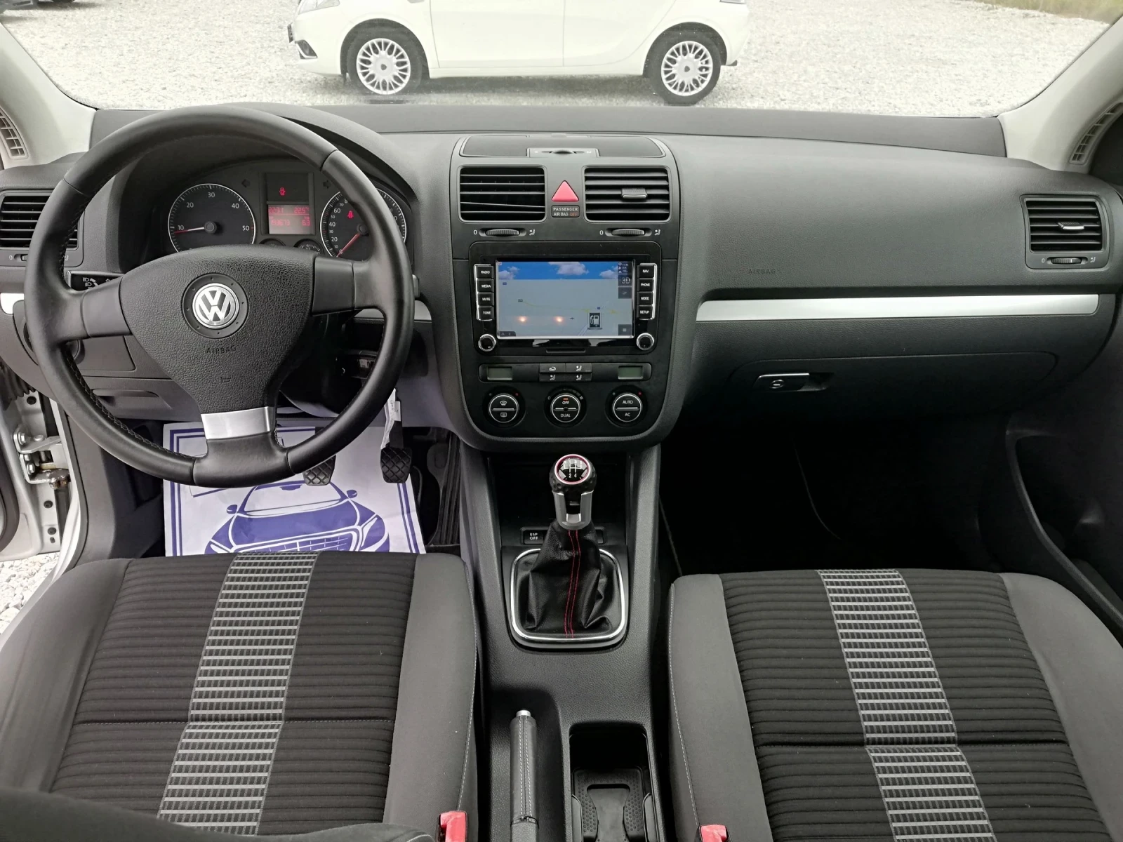 VW Golf 1.9TDI KLI 105 ITALI, снимка 14 - Автомобили и джипове - 55130187