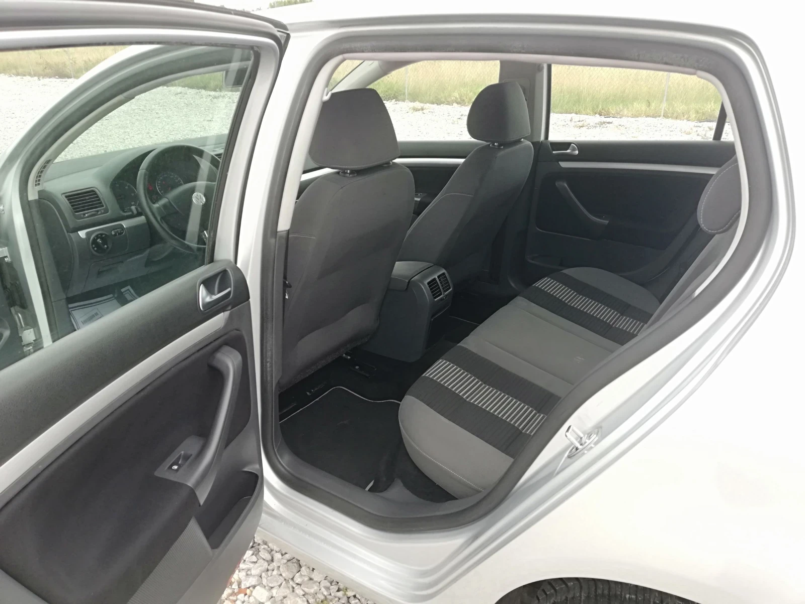 VW Golf 1.9TDI KLI 105 ITALI, снимка 10 - Автомобили и джипове - 55130187