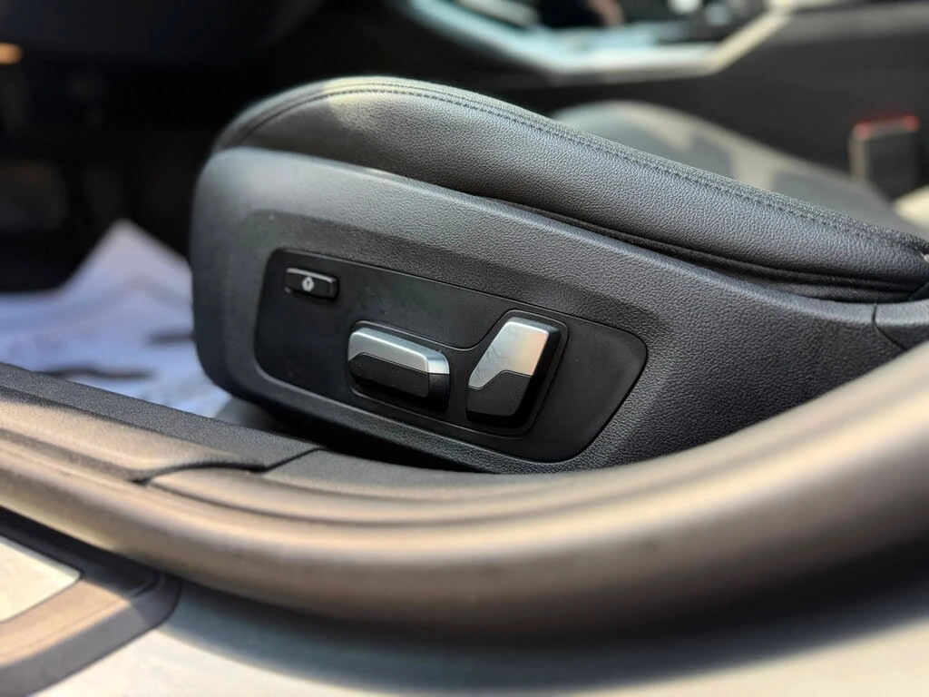 BMW 330 xDrive* DISTRONIC* LANE* ПОДГРЕВ + ВОЛАН, снимка 12 - Автомобили и джипове - 55422208