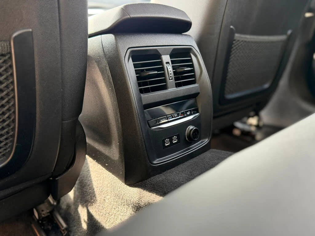 BMW 330 xDrive* DISTRONIC* LANE* ПОДГРЕВ + ВОЛАН, снимка 11 - Автомобили и джипове - 55422208