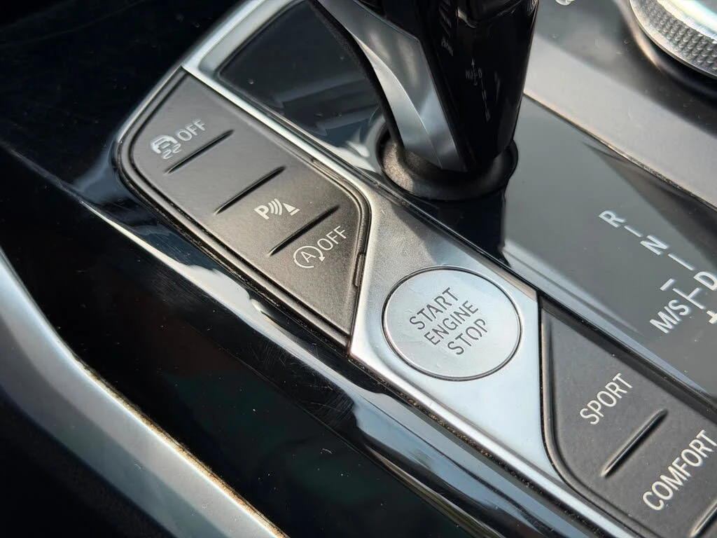 BMW 330 xDrive* DISTRONIC* LANE* ПОДГРЕВ + ВОЛАН, снимка 8 - Автомобили и джипове - 55422208