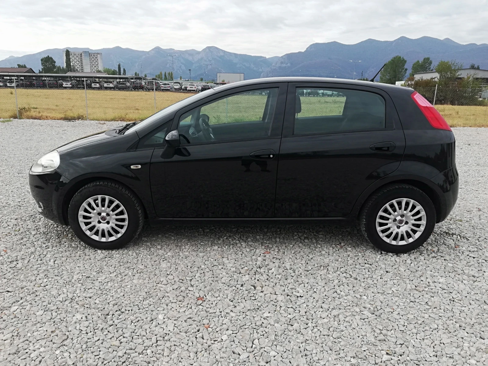 Fiat Punto 1.2I kli italia, снимка 3 - Автомобили и джипове - 56080023