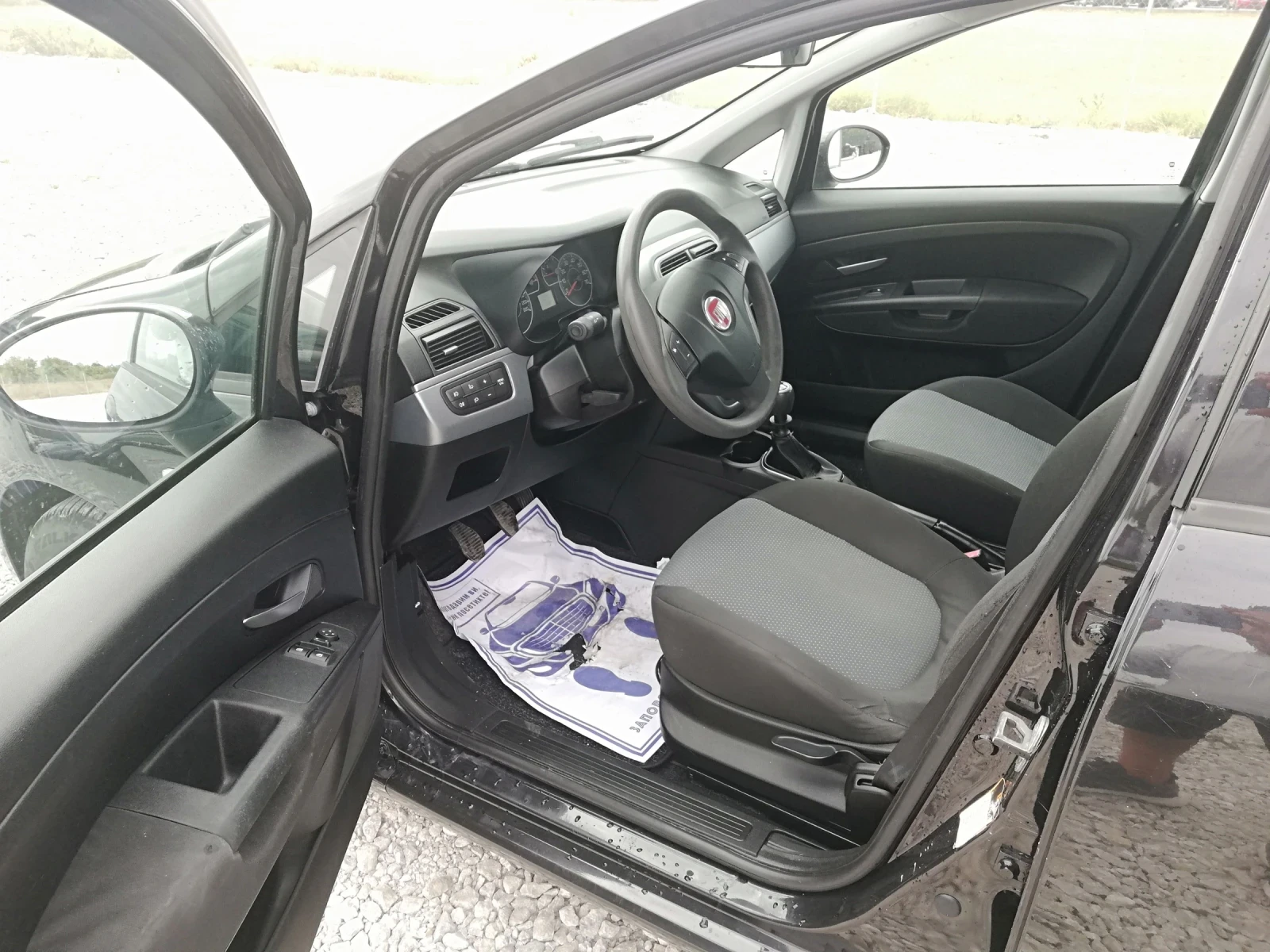 Fiat Punto 1.2I kli italia, снимка 9 - Автомобили и джипове - 56080023