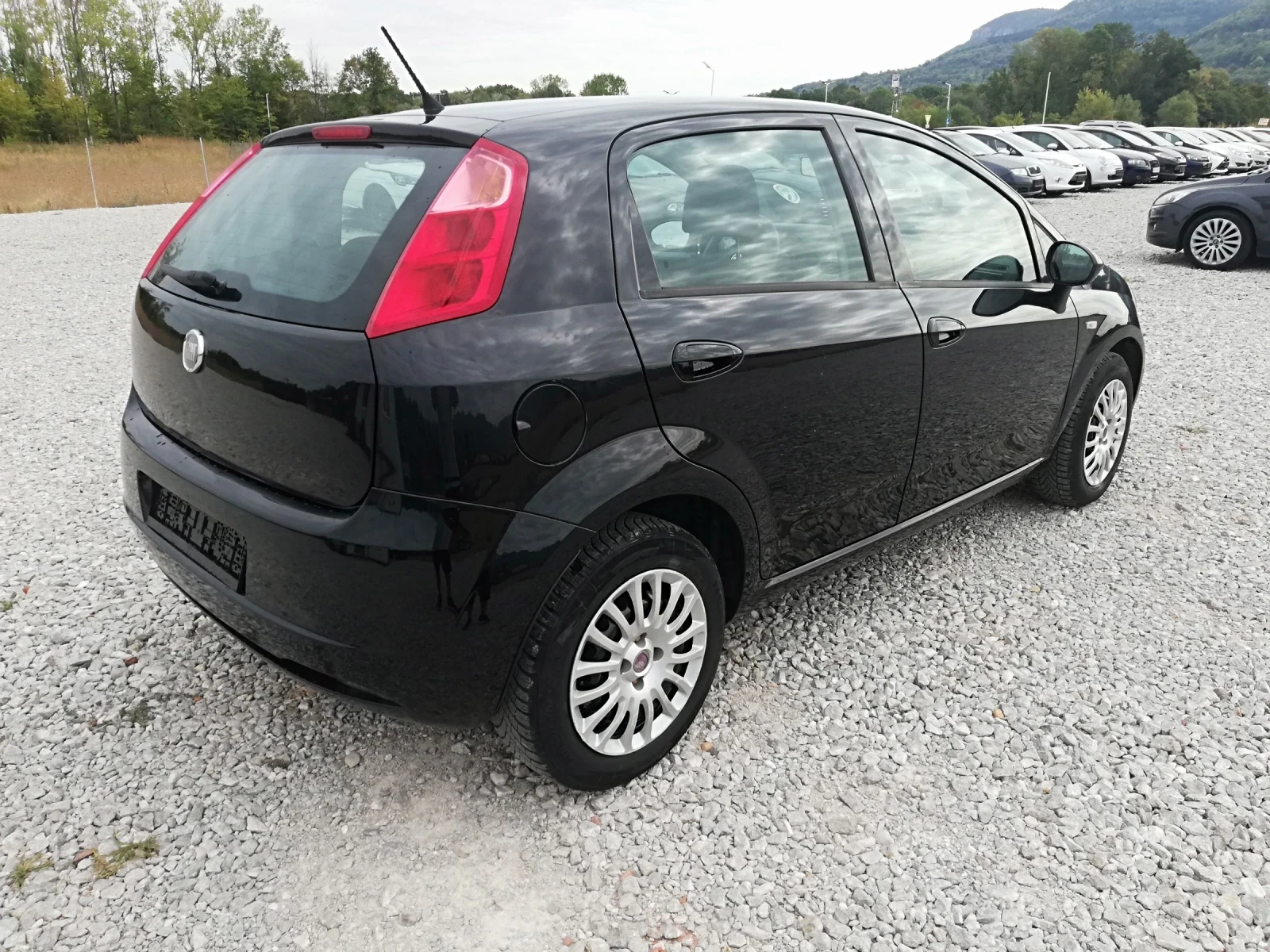 Fiat Punto 1.2I kli italia, снимка 6 - Автомобили и джипове - 56080023
