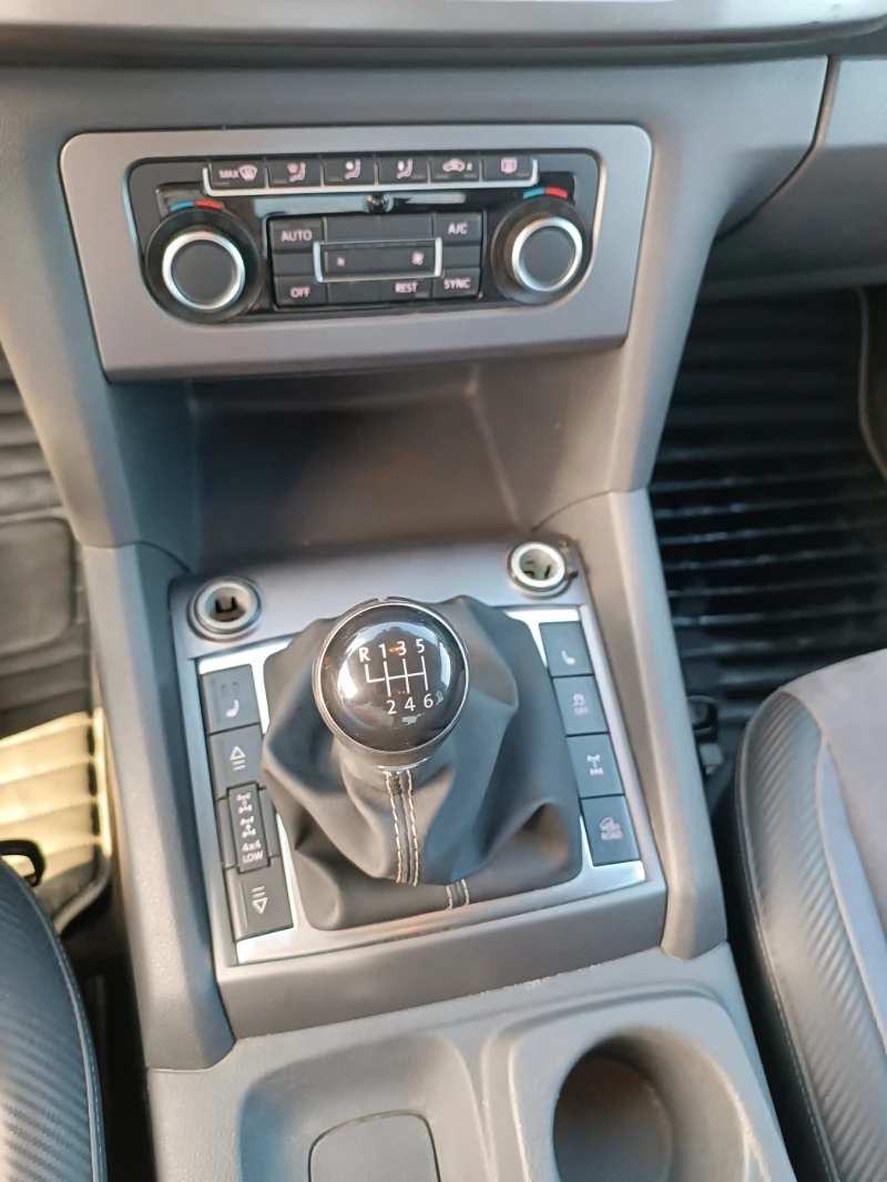 VW Amarok 2.0 BiTDI , снимка 11 - Автомобили и джипове - 52367477