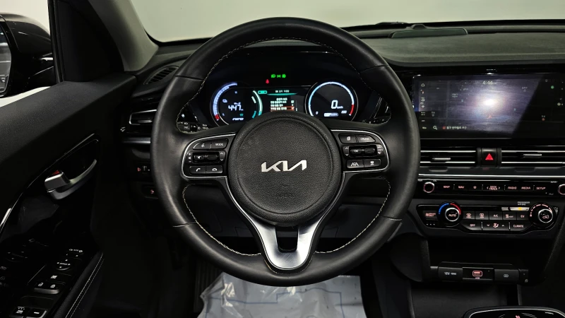 Kia Niro EV, снимка 13 - Автомобили и джипове - 52563161