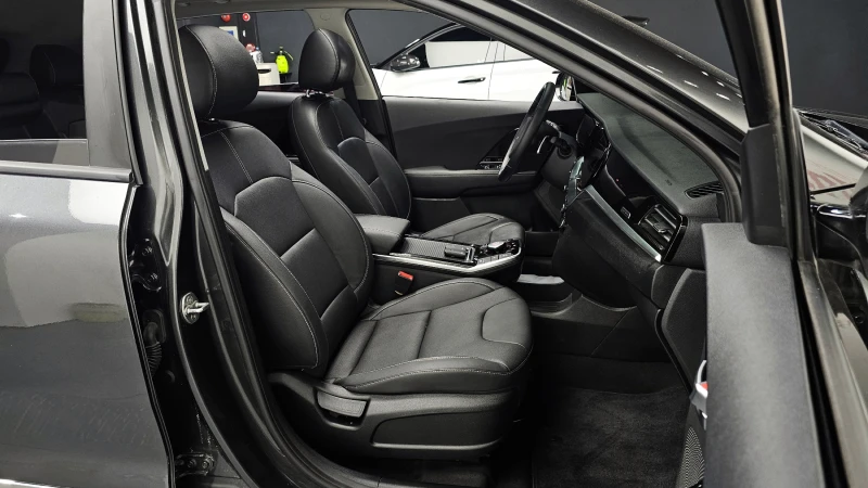 Kia Niro EV, снимка 8 - Автомобили и джипове - 52563161