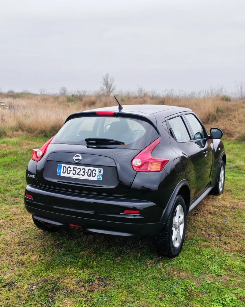 Nissan Juke 1.6 Visia, снимка 12 - Автомобили и джипове - 52578110