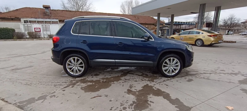 VW Tiguan 2.0, снимка 9 - Автомобили и джипове - 53296174