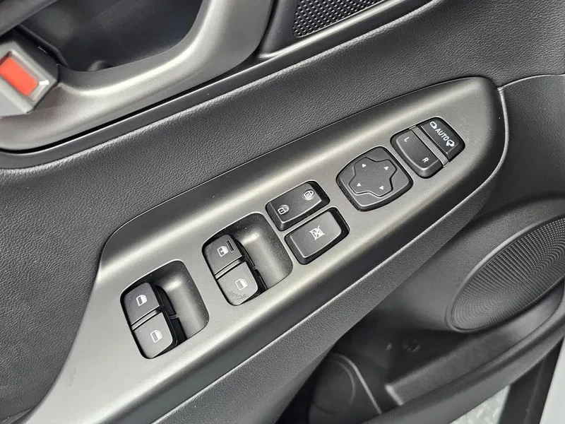 Hyundai Kona 1.6 - САМО 30% АВАНС, снимка 16 - Автомобили и джипове - 56305079