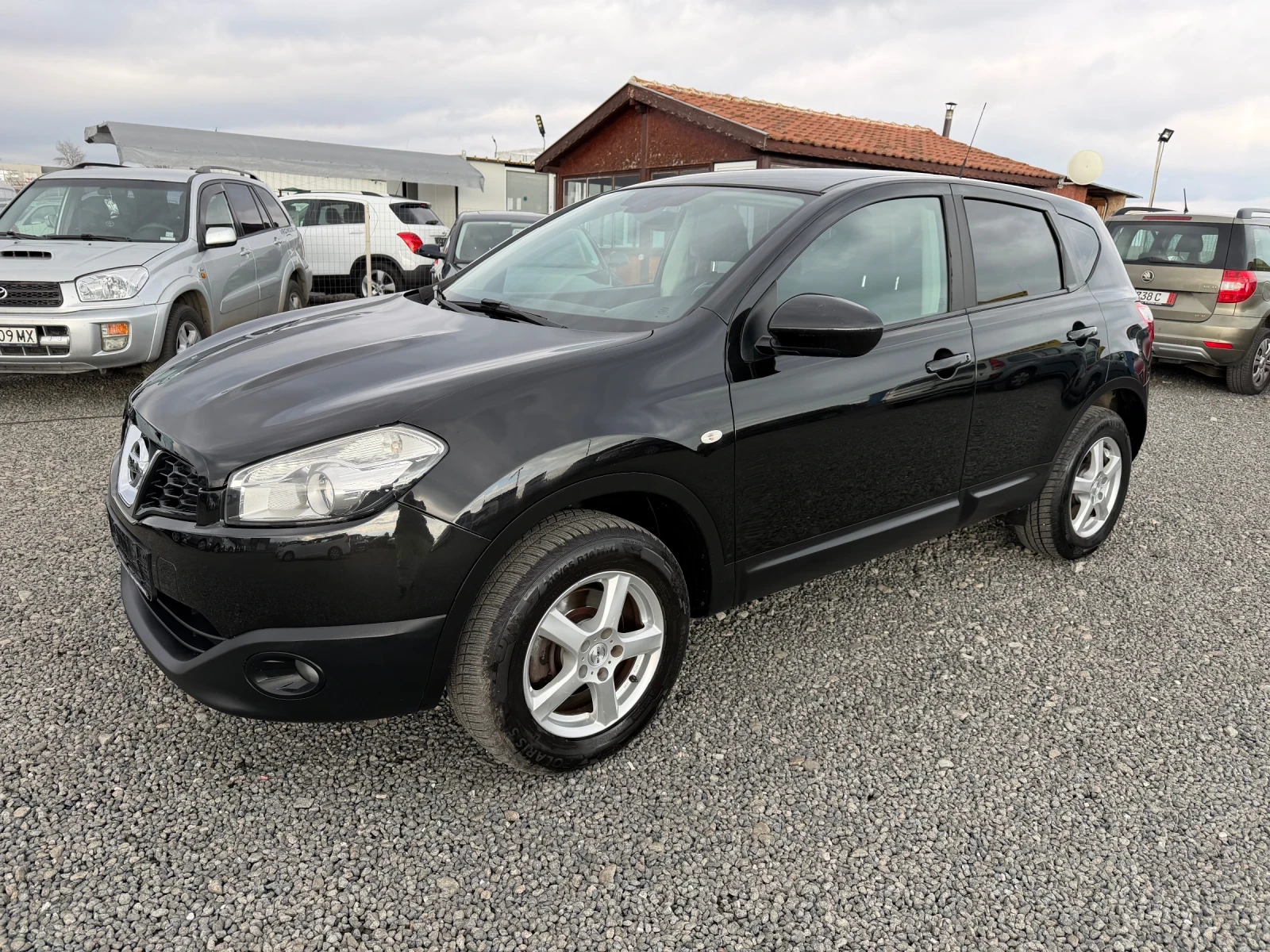 Nissan Qashqai 2.0 DCI 4x4 АВТОМАТ, снимка 1