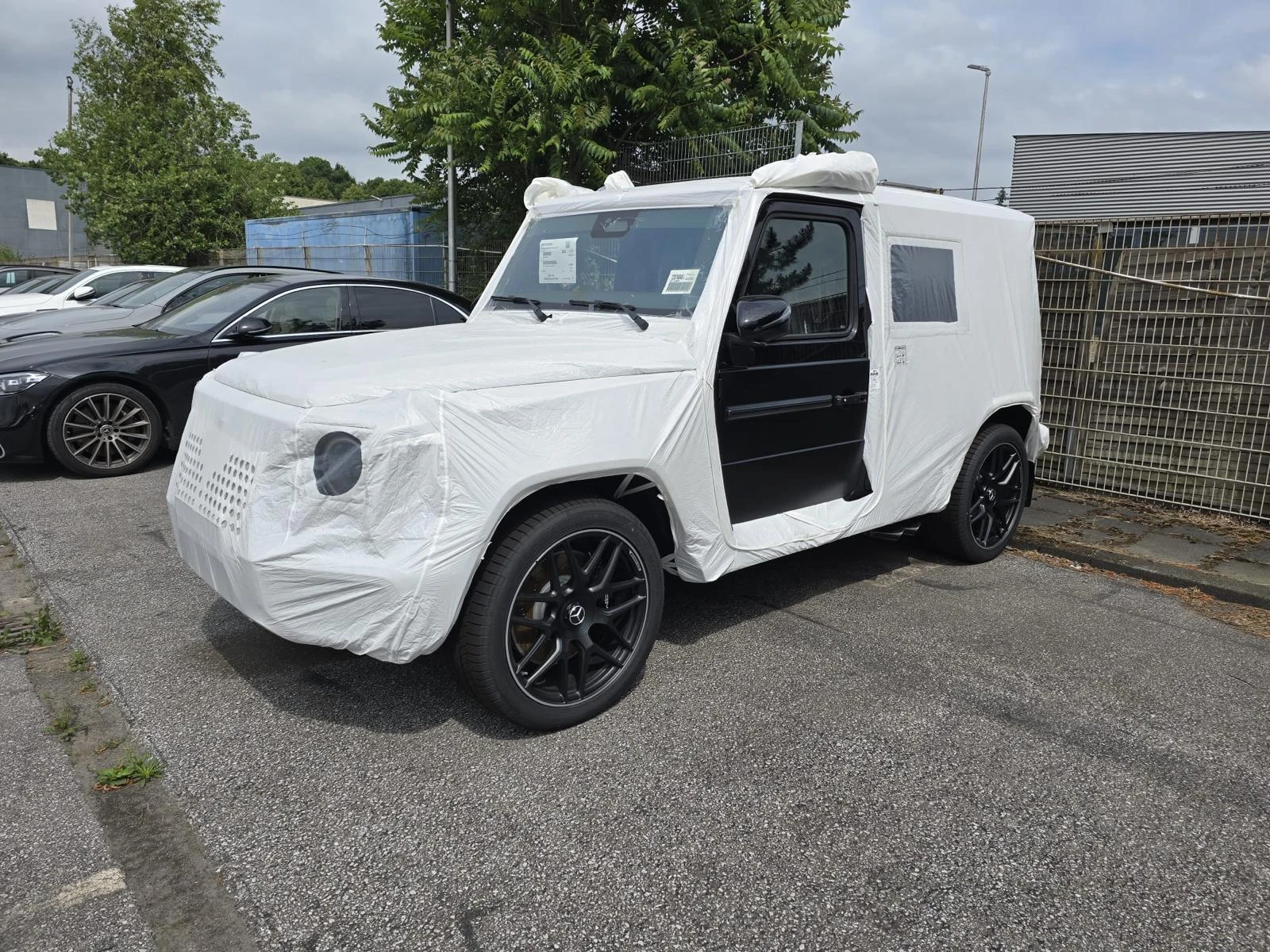 Mercedes-Benz G 63 AMG MANUFAKTUR Mango - изображение 2