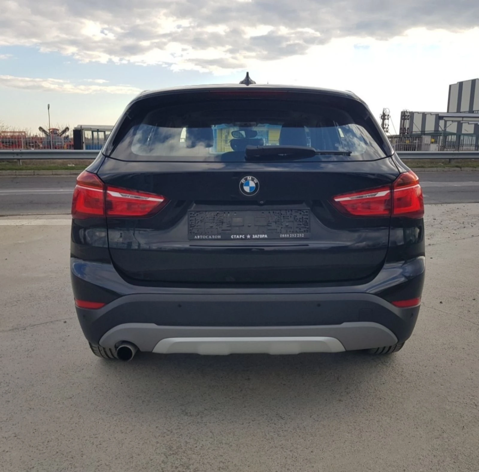 BMW X1 2, 0 d - изображение 4