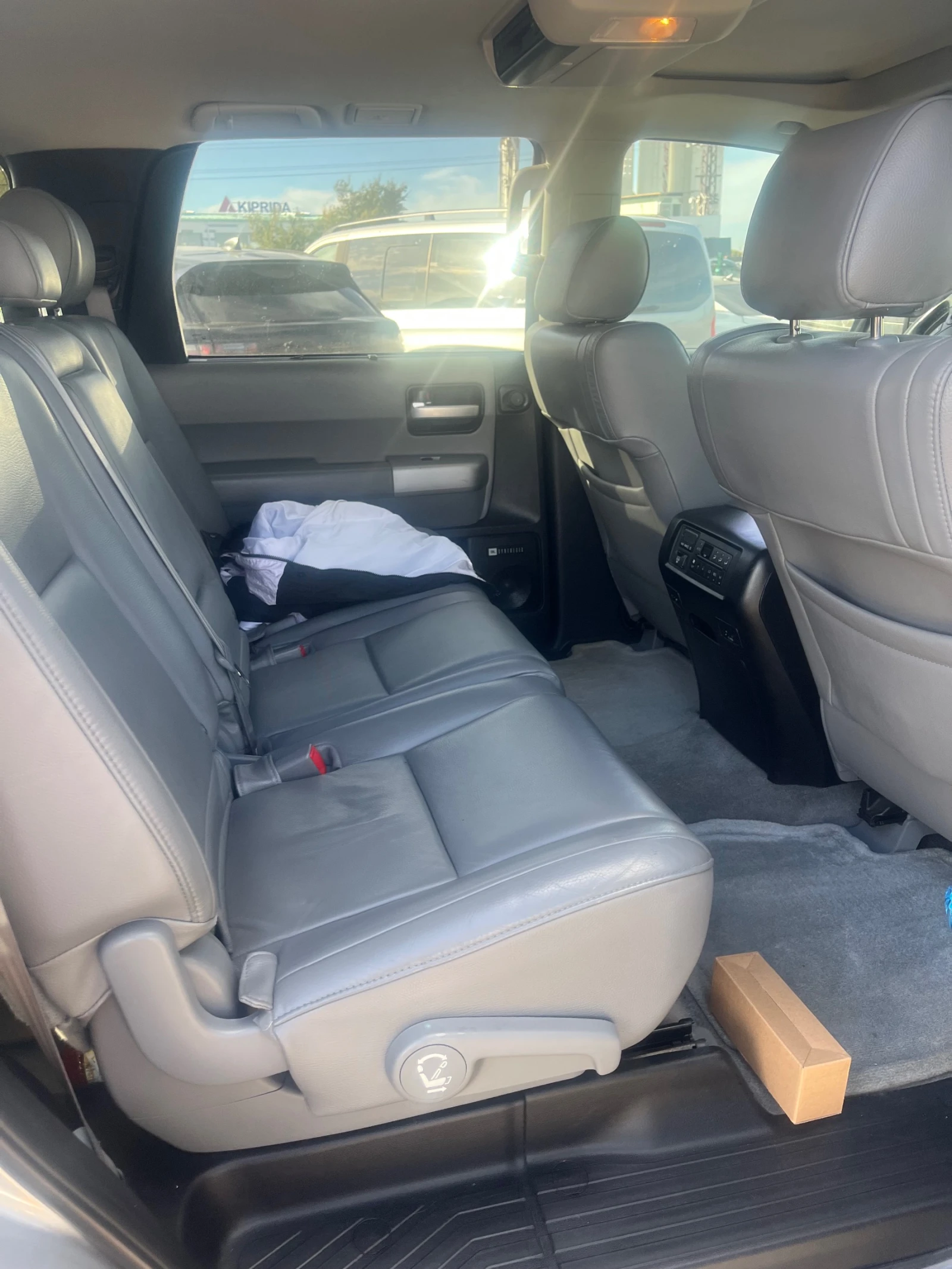 Toyota Sequoia 5.7 GAS - изображение 7