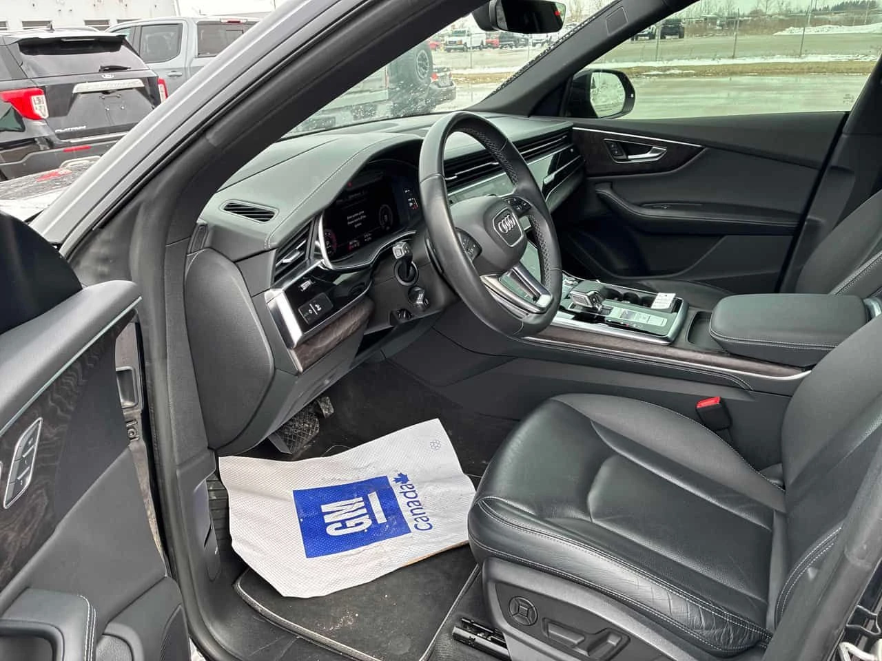 Audi Q8 * Technik * CARFAX * ЦЕНА ДО БГ, снимка 5 - Автомобили и джипове - 53905615