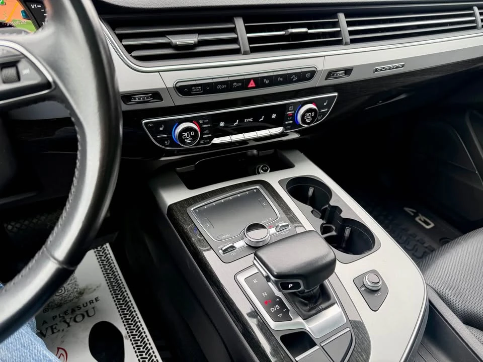 Audi Q7 * TFSI quattro Technik* Fully loaded special editi, снимка 7 - Автомобили и джипове - 54176863