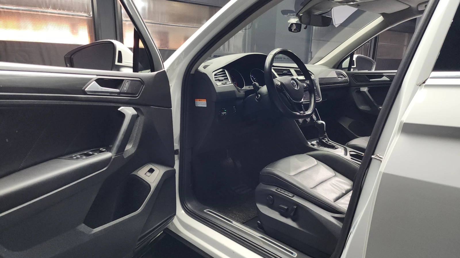 VW Tiguan 2.0TDI PRESTIGE autogeorge.com, снимка 9 - Автомобили и джипове - 54177865