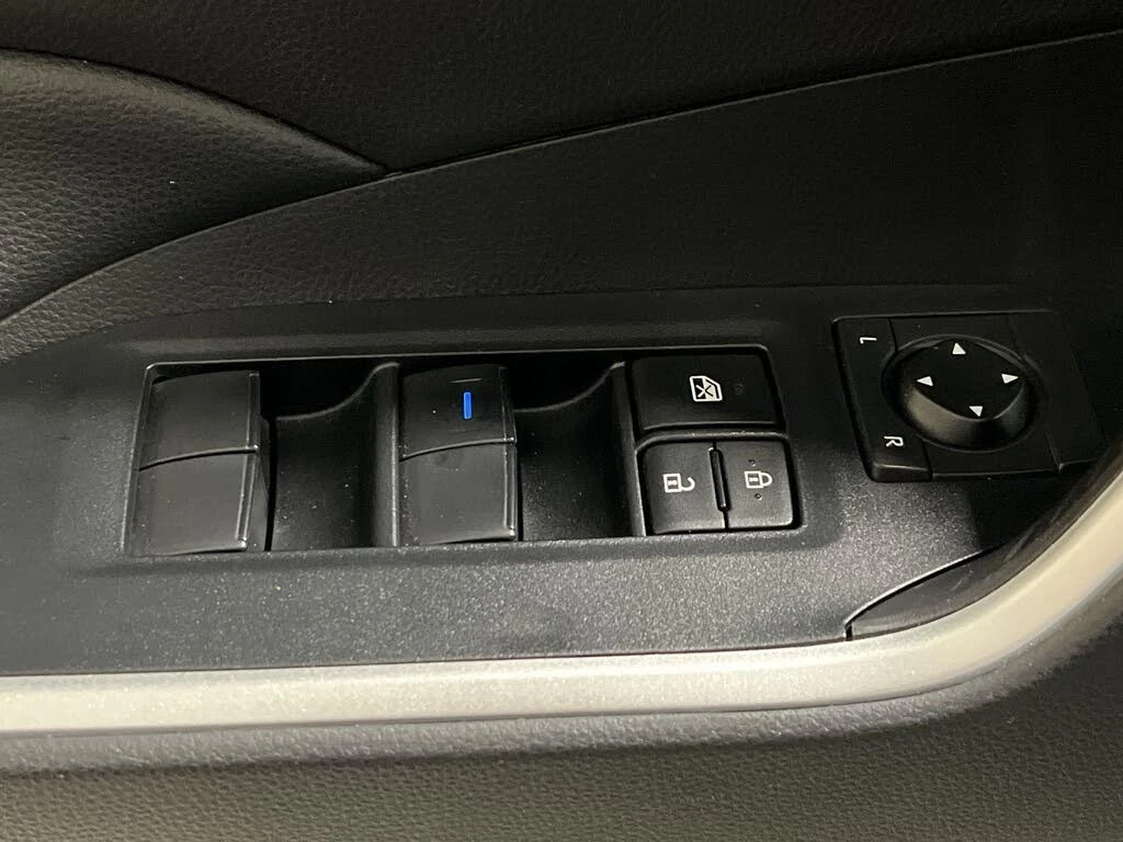 Toyota Rav4 АвтоКредит* (ЦЕНА ДО БГ), снимка 16 - Автомобили и джипове - 54227235