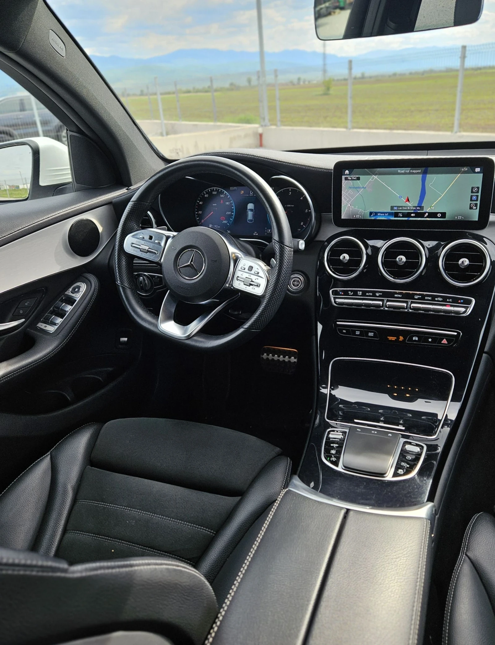 Mercedes-Benz GLC 220 Капарирана/Продадена , снимка 9 - Автомобили и джипове - 54285502